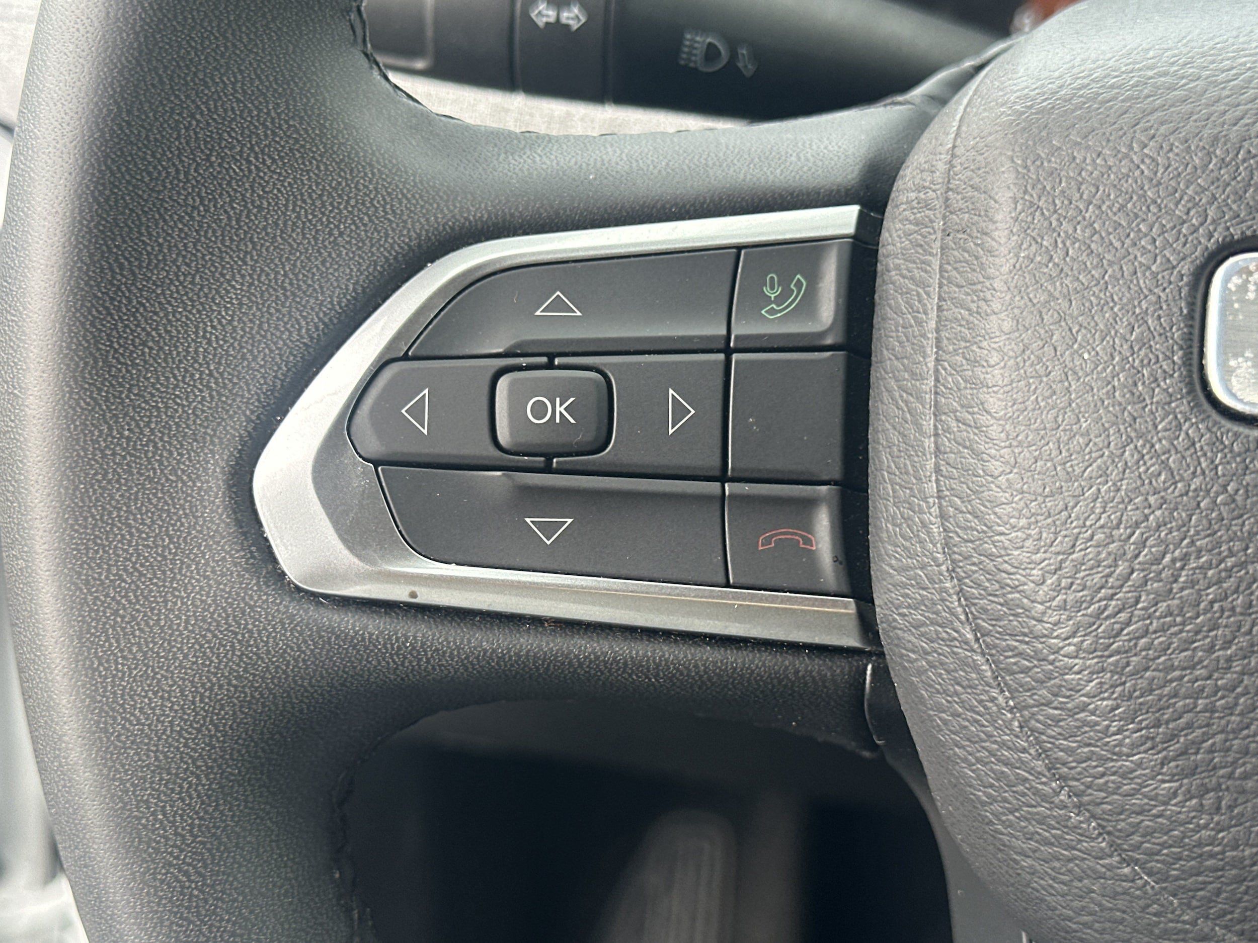 Used 2024 Jeep Compass Latitude AWD/4WD image 24