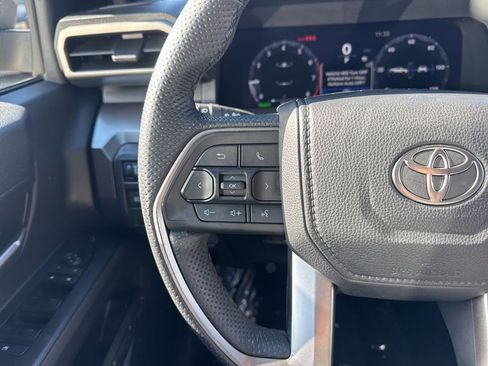 Used 2025 Toyota Tacoma TRD Sport image 14