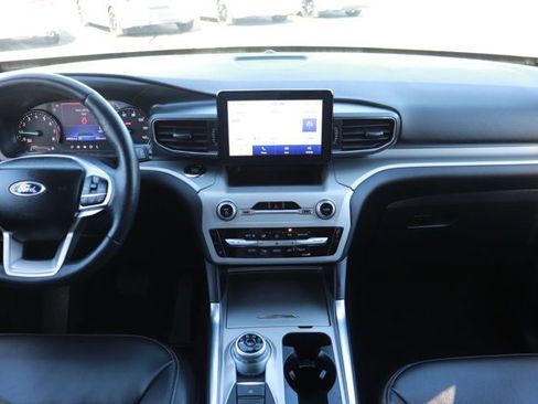 Used 2024 Ford Explorer XLT w/ Equipment Group 202A image 12