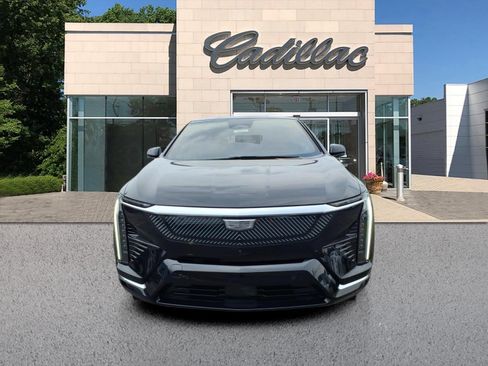 New 2027 Cadillac Optiq Luxury w/ LPO, Floor Liner Package AWD/4WD image 8