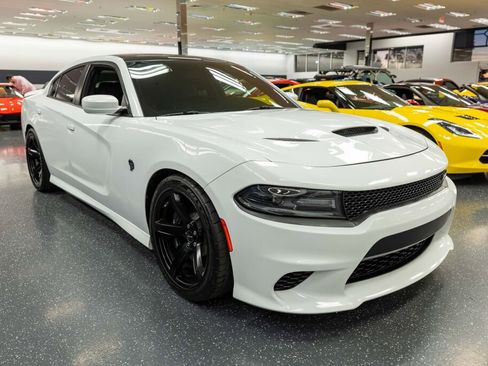 Used 2018 Dodge Charger SRT Hellcat w/ Harman/Kardon Audio Group image 3
