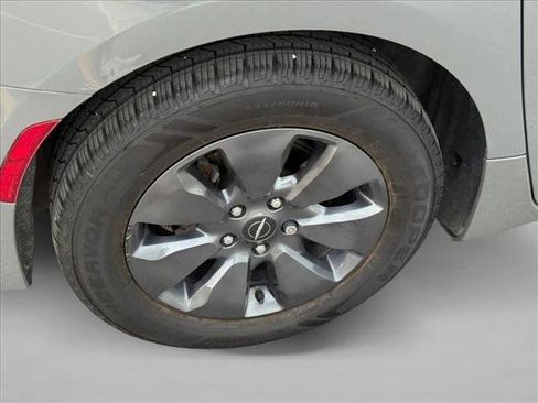 Used 2020 Chrysler Pacifica Limited w/ Advanced Safetytec Group FWD image 9