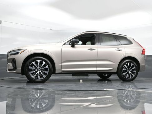New 2025 Volvo XC60 B5 Core w/ Protection Package Premier image 43