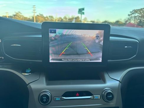 Used 2021 Ford Explorer XLT w/ Equipment Group 202A image 23