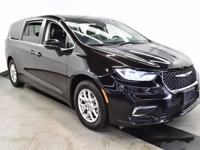 Used 2024 Chrysler Pacifica Touring-L