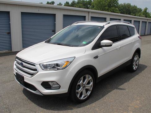 Used 2019 Ford Escape Titanium AWD/4WD image 2