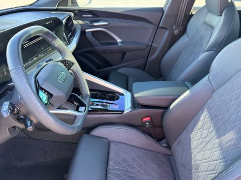 Certified 2025 Audi SQ5 Premium Plus image 9