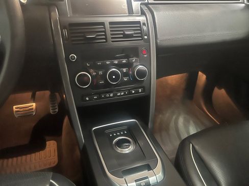 Used 2019 Land Rover Discovery Sport HSE Dynamic image 24