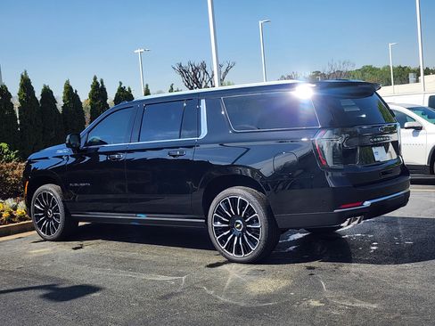 New 2026 Chevrolet Suburban High Country AWD/4WD image 10