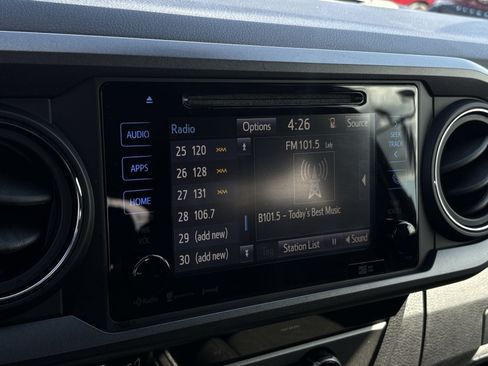 Used 2018 Toyota Tacoma TRD Sport w/ Technology Package RWD image 18