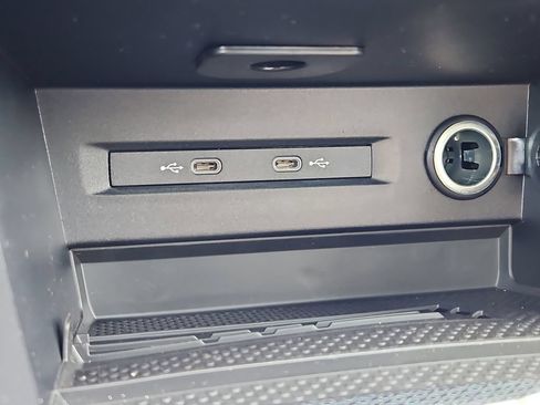 New 2025 Volkswagen Taos SE AWD/4WD image 10