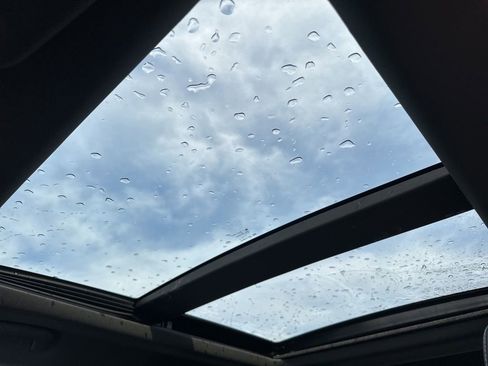 Used 2018 Chrysler 300 S w/ S Model Appearance Package image 11