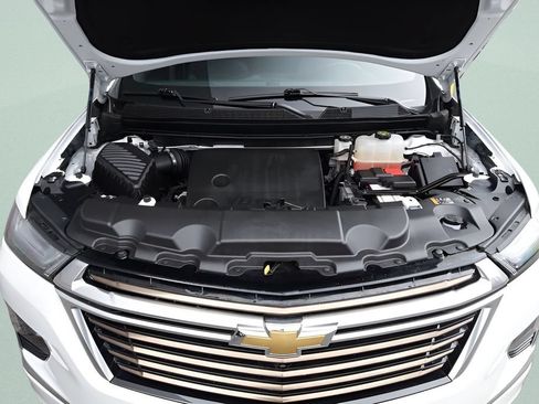 Used 2023 Chevrolet Traverse High Country w/ LPO, Floor Liner Package AWD/4WD image 9