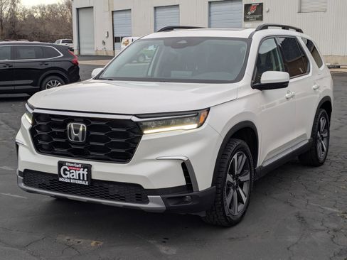 Used 2023 Honda Pilot Touring image 10