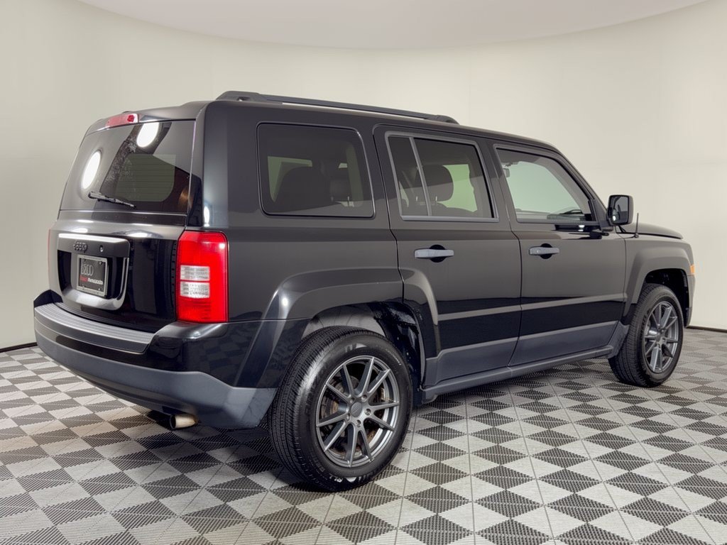 Used 2016 Jeep Patriot Sport FWD image 9