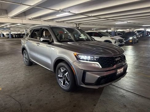 Used 2023 Kia Sorento EX FWD image 2