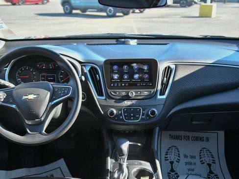 Used 2024 Chevrolet Malibu LT image 35