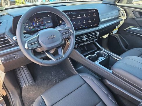 New 2026 Chevrolet Traverse LT image 3