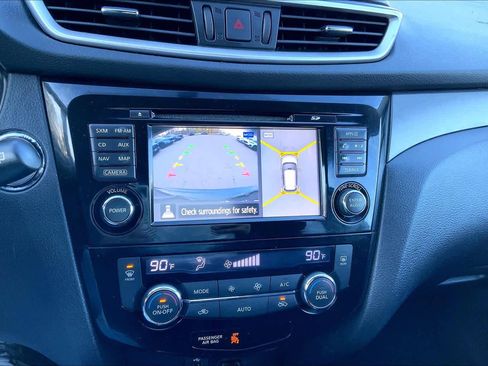 Used 2014 Nissan Rogue SV w/ SV Premium Package image 29