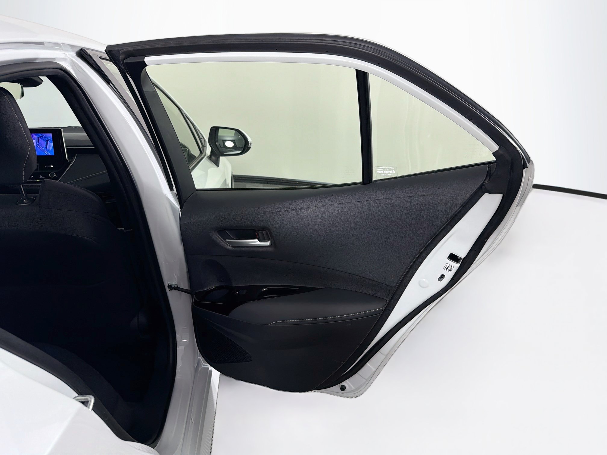 Used 2025 Toyota Corolla SE FWD image 30