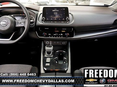 Used 2023 Nissan Rogue SV image 15