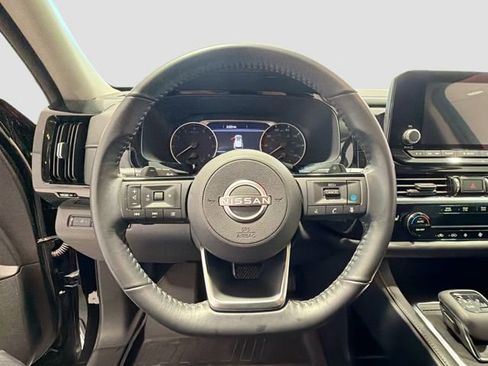 Used 2023 Nissan Pathfinder SV FWD image 10