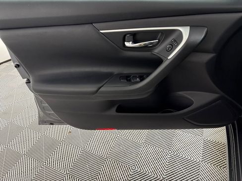 Used 2016 Nissan Altima 2.5 SV w/ Convenience Package image 10