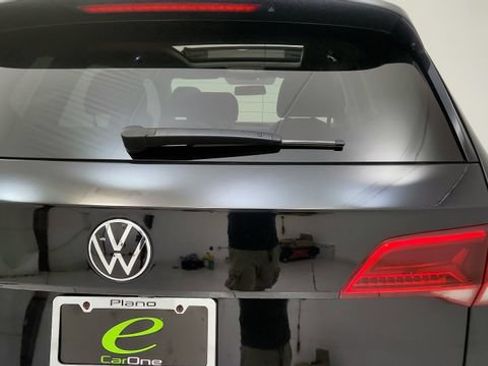 Used 2022 Volkswagen Taos SE FWD image 25