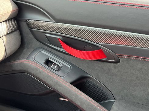 Used 2025 Porsche 718 Cayman GT4 RS RWD image 40