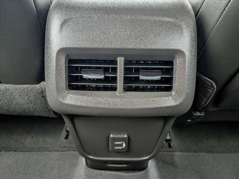 Used 2023 GMC Terrain SLT AWD/4WD image 18