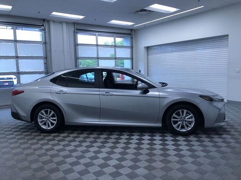 Used 2026 Toyota Camry LE FWD image 35