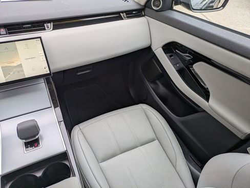 Used 2024 Land Rover Range Rover Evoque S image 18