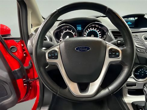Used 2015 Ford Fiesta SE FWD image 15