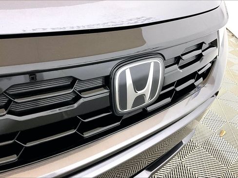 Used 2025 Honda Odyssey Elite image 24