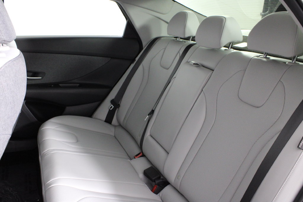 Certified 2024 Hyundai Elantra Limited FWD image 21