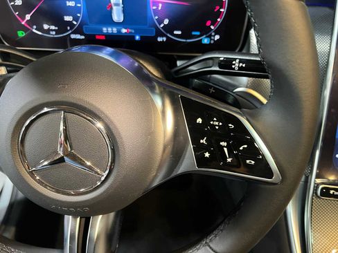 Used 2025 Mercedes-Benz GLC 300 4MATIC image 22