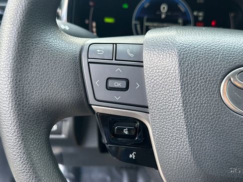 Used 2025 Toyota Camry LE FWD image 19