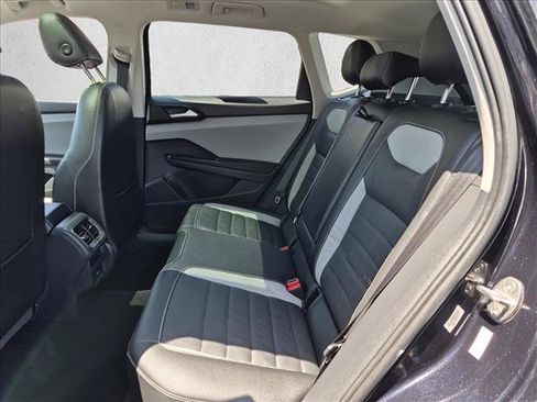Certified 2022 Volkswagen Taos SEL AWD/4WD image 21