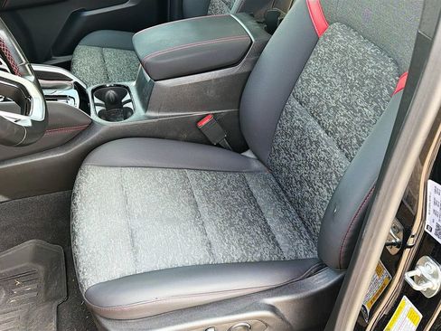 Used 2024 Chevrolet Colorado Z71 w/ Z71 Convenience Package 2 AWD/4WD image 20