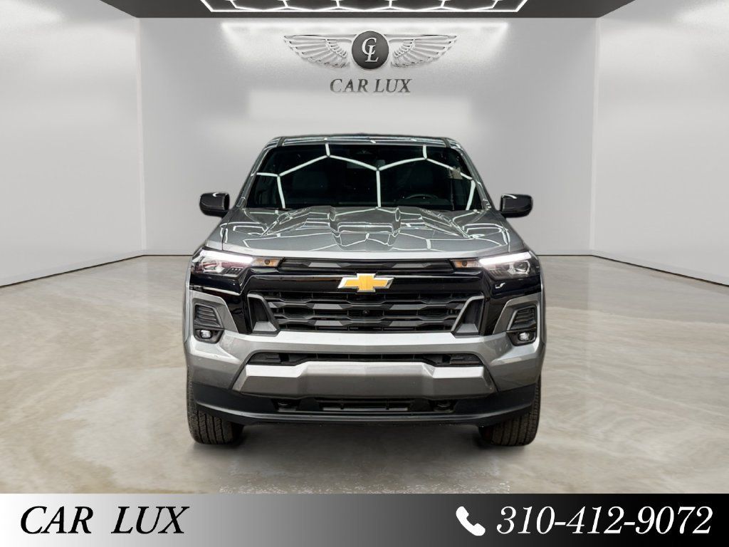 Used 2025 Chevrolet Colorado LT w/ LT Convenience Package AWD/4WD image 8