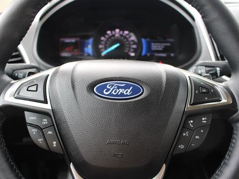 Used 2024 Ford Edge SEL w/ Class II Trailer Tow Package image 15