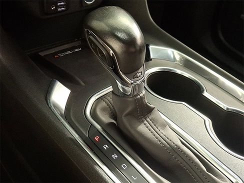 Used 2022 Chevrolet Traverse LT w/ LT Premium Package image 18