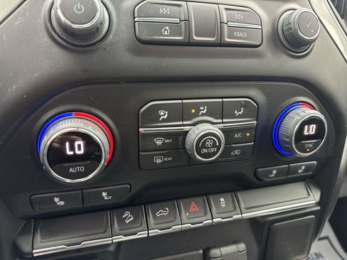 Used 2021 Chevrolet Silverado 1500 LT Trail Boss w/ Bed Protection Package image 11