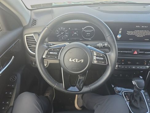 Certified 2024 Kia Seltos EX AWD/4WD image 4