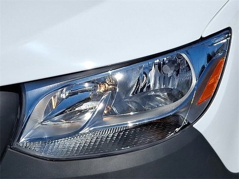 Used 2025 Mercedes-Benz Sprinter 2500 image 9