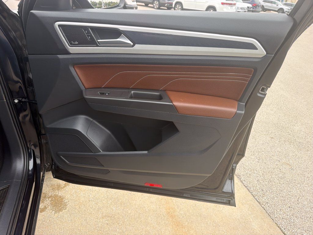 Used 2023 Volkswagen Atlas SEL Premium AWD/4WD image 29