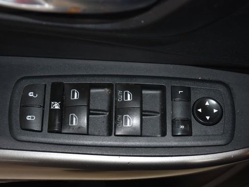 Used 2021 Jeep Cherokee Latitude Plus image 23