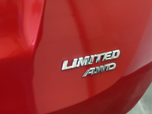 Used 2013 Toyota RAV4 Limited image 32