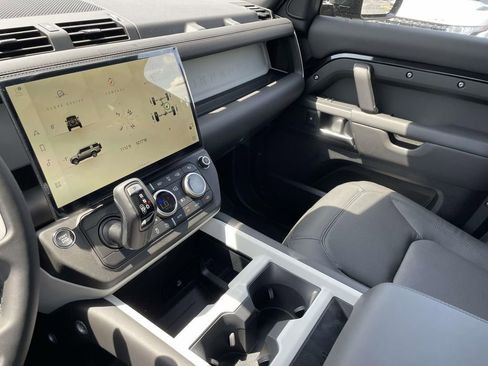 New 2026 Land Rover Defender 130 X-Dynamic SE AWD/4WD image 33