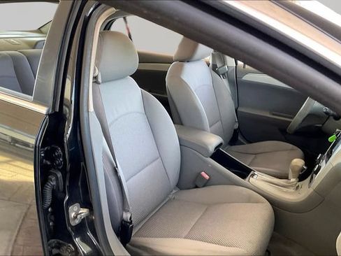 Used 2011 Chevrolet Malibu LS FWD image 18